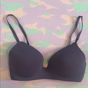 Victoria’s Secret Wireless Structure Bra
